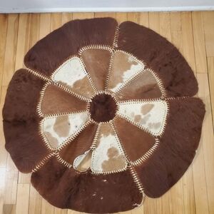 Hand-Sewn Cowhide Patchwork Rug Genuine Calfskin Daisy Design